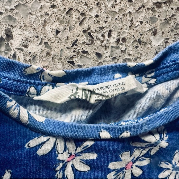H&M Girl's 2-Piece Cotton Set - Blue/Daisy T-Shirt and Skirt - Size 3T-4T - Picture 3 of 7